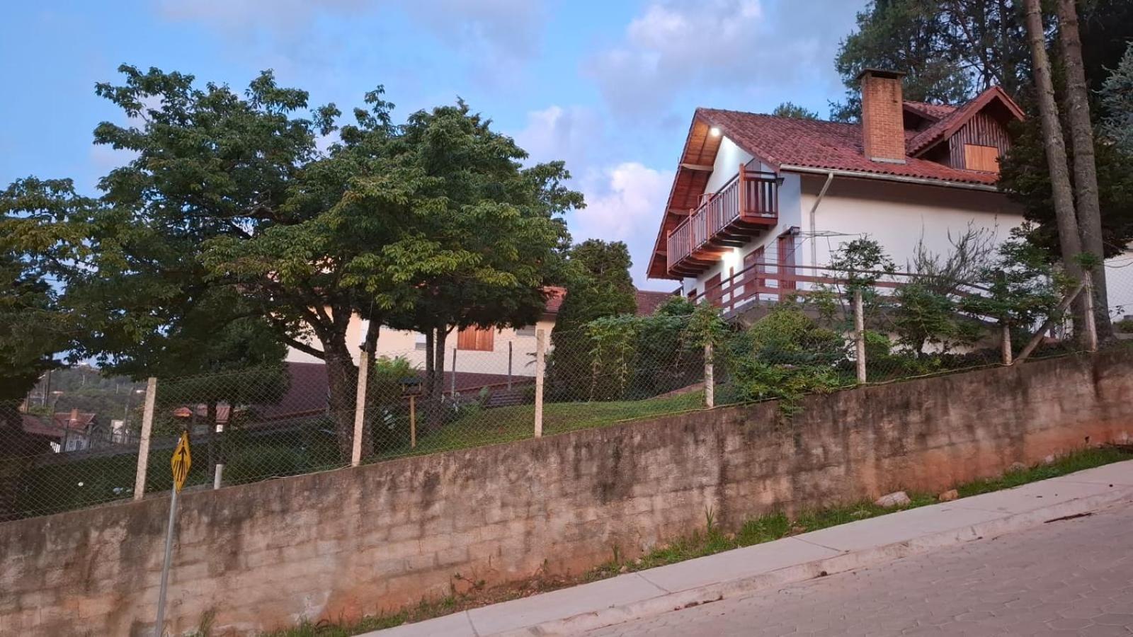 Lauterbrunnen * Monte Verde (Minas Gerais)